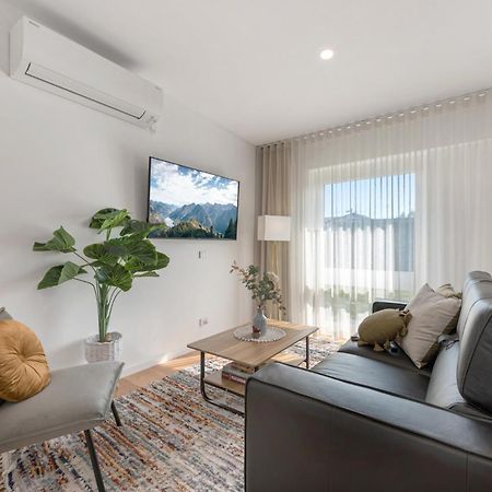 Comfy Studio With Shared Backyard Near Racecourse Carnegie Exterior photo