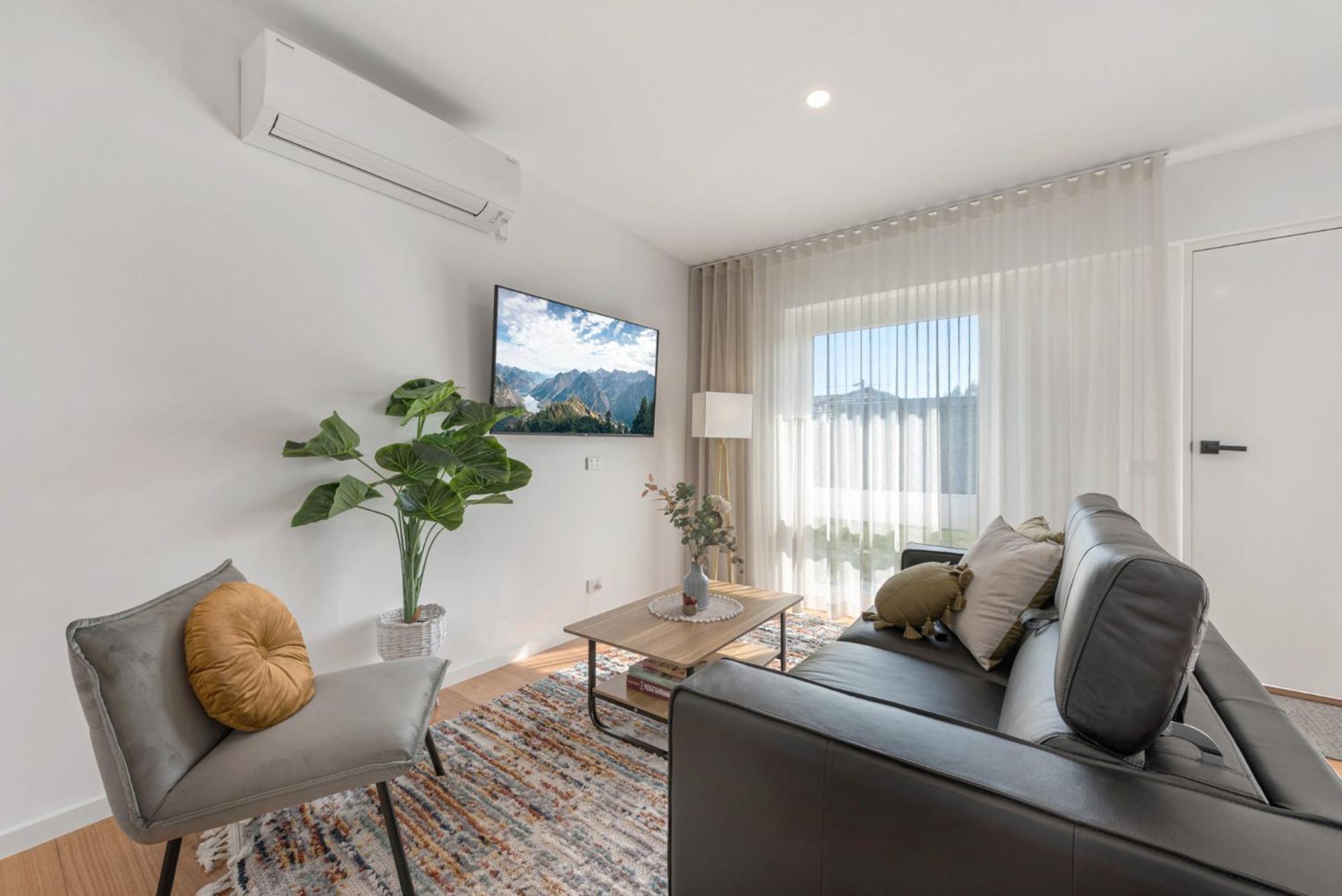 Comfy Studio With Shared Backyard Near Racecourse Carnegie Exterior photo