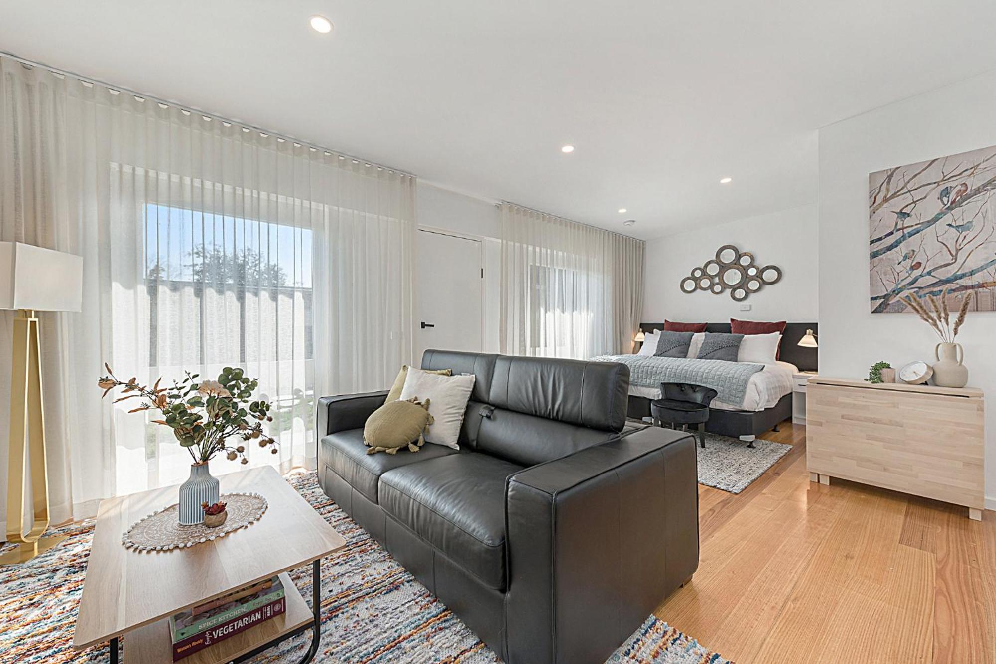 Comfy Studio With Shared Backyard Near Racecourse Carnegie Exterior photo